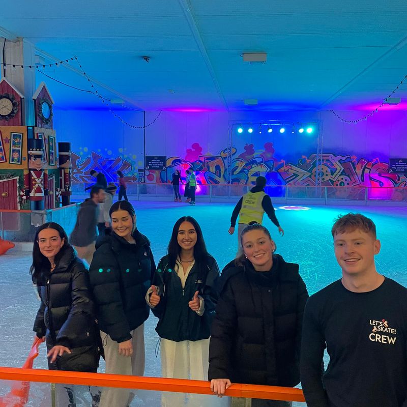 Step into the festive spirit at On Ice Marina Market in Cork! Set within the vibrant Marina Market, our rink brings Christmas magic to one of the city's coolest spots. Whether you're a first-time skater or confident on the ice, you'll love the cosy lights, buzzing atmosphere, and seasonal fun that make skating here so unique.