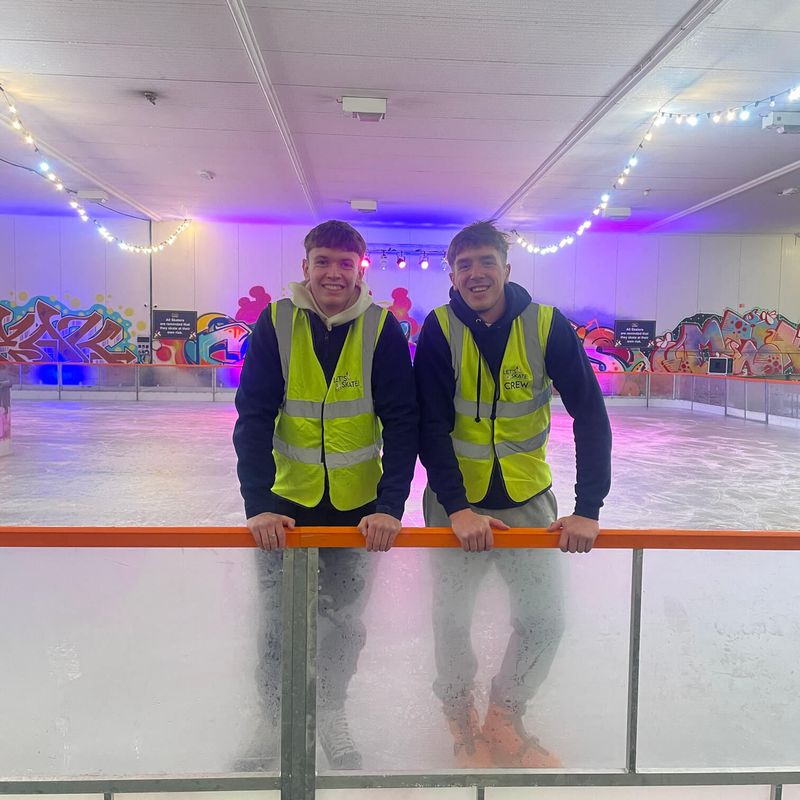 Step into the festive spirit at On Ice Marina Market in Cork! Set within the vibrant Marina Market, our rink brings Christmas magic to one of the city's coolest spots. Whether you're a first-time skater or confident on the ice, you'll love the cosy lights, buzzing atmosphere, and seasonal fun that make skating here so unique.
